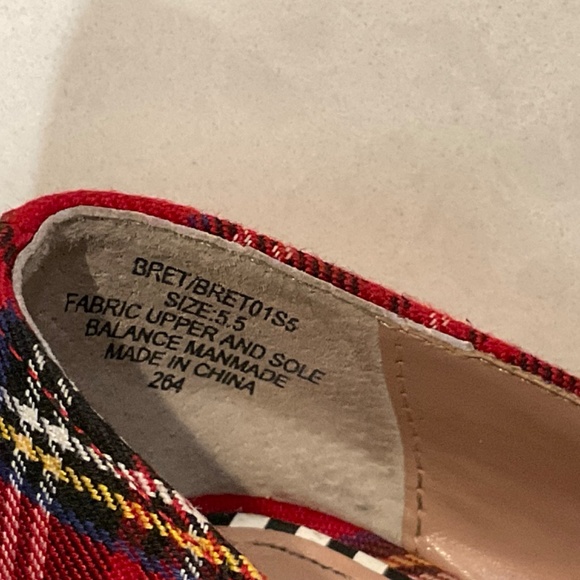 Betsey Johnson Heels Women’s Red Plaid / Patent Leather Bow Size 5.5 NWOT - Picture 6 of 6